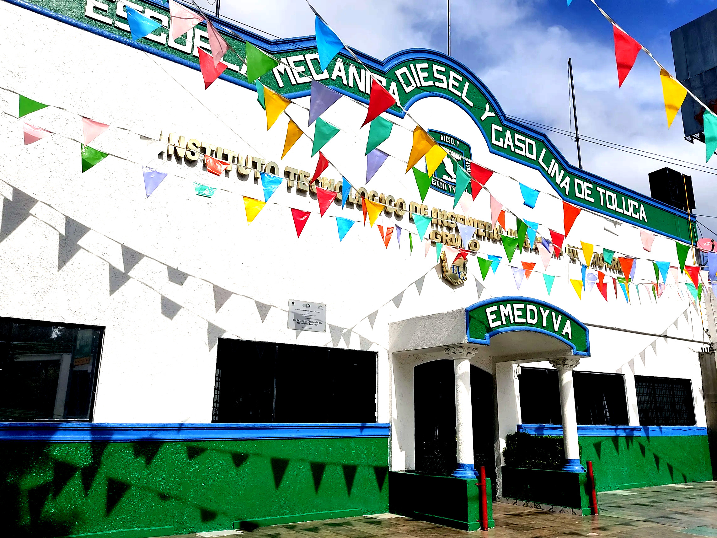FACHADA